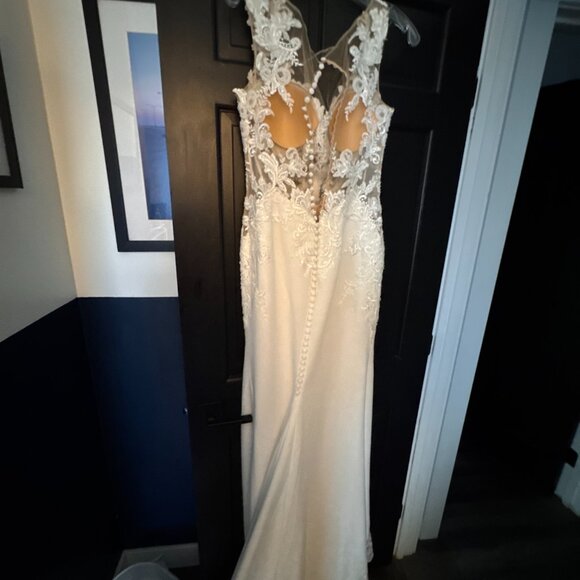 NEVER WORN WAITOMO WEDDING DRESS SIZE 10 - Picture 8 of 11